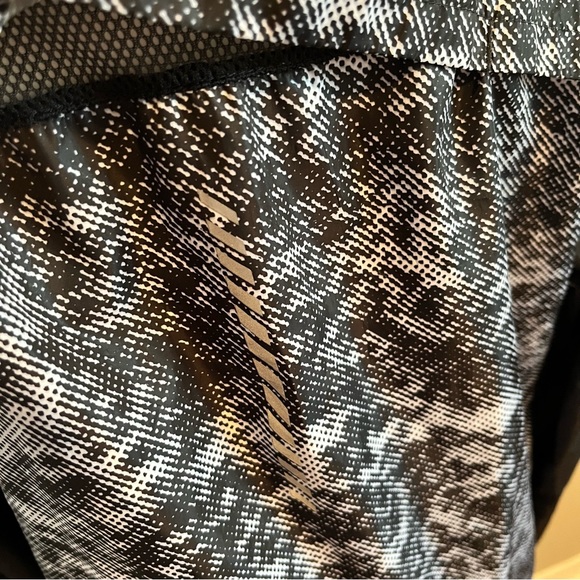 Under Armour Storm1 Hooded Rain Shell - size L - Picture 4 of 8